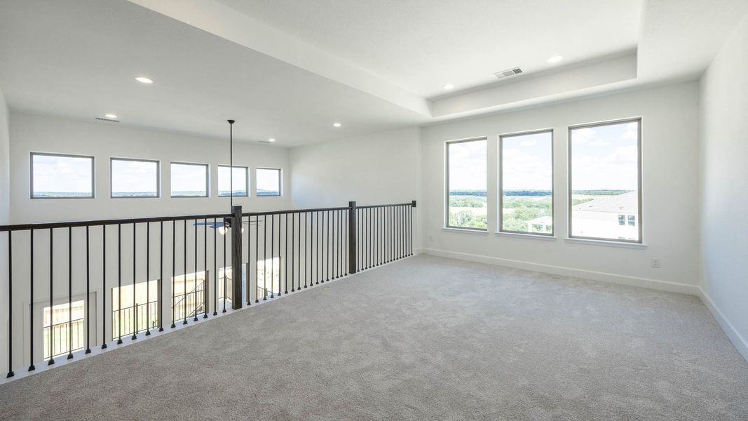 Spacious, unfurnished interior of a new home in Lariat 60', Liberty Hill (Image 8).