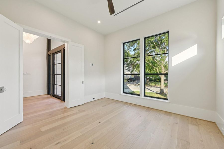 Spacious, unfurnished interior of a new home in , Houston (Image 24).