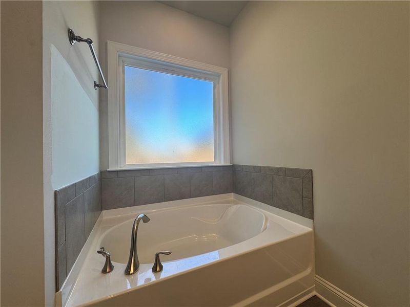 Close-up of interior finishes inside a home in Tuscany Hills, Douglasville (Image 12). Close-up of interior finishes inside a home in Tuscany Hills, Douglasville (Image 12).