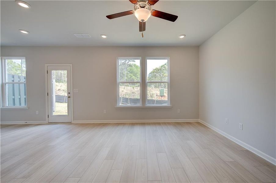 Spacious, unfurnished interior of a new home in Diamante, Stockbridge (Image 14).