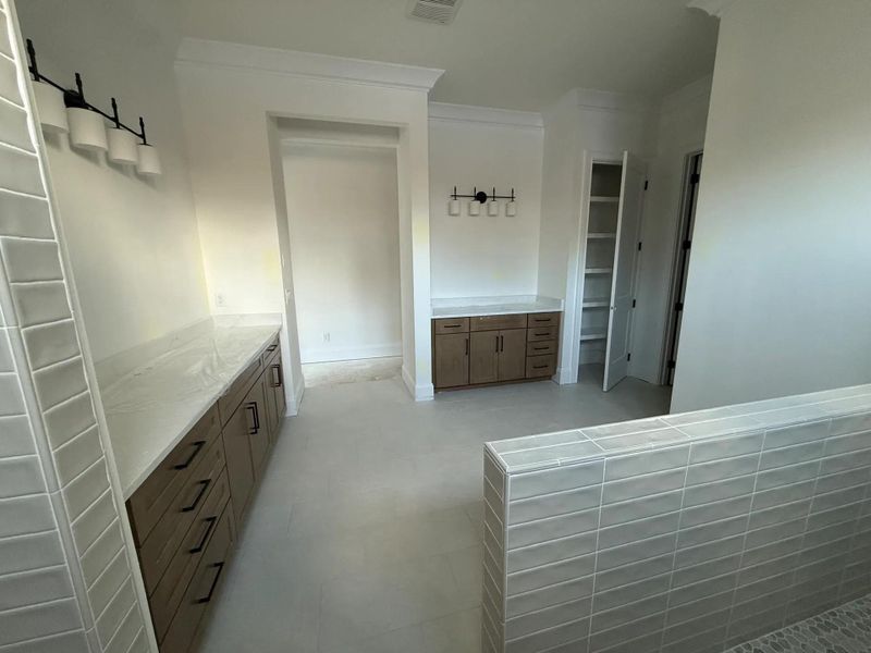 The Dresden D Primary Suite Bathroom