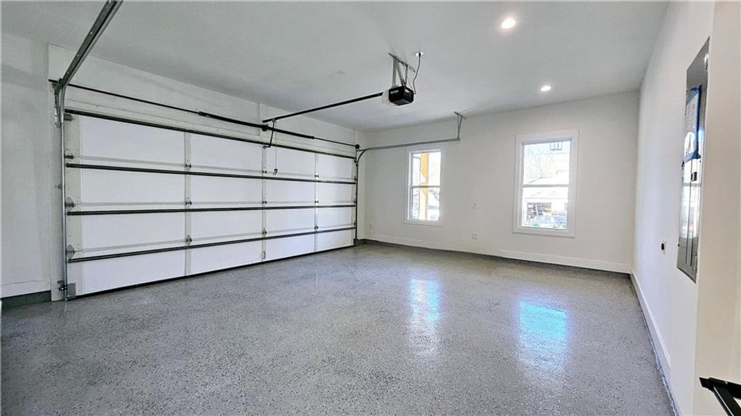Spacious, unfurnished interior of a new home in , Atlanta (Image 24).