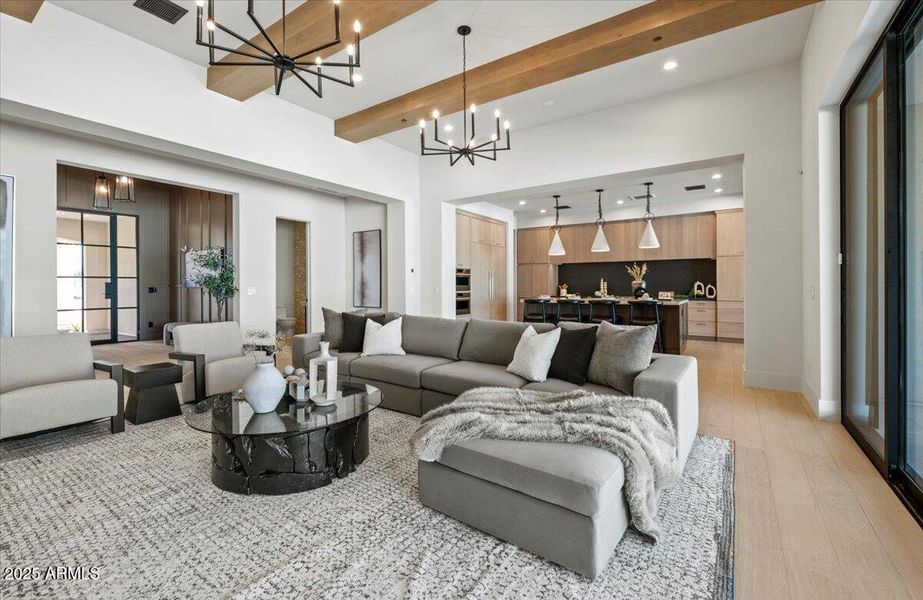 Great Room 12' Beamed Ceilings Great Room 12' Beamed Ceilings