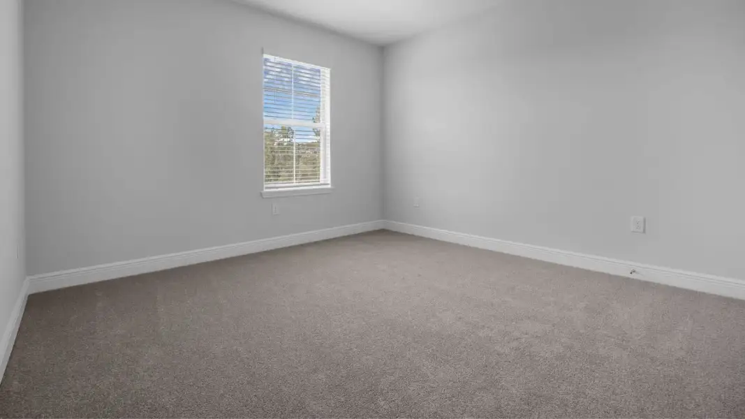 Spacious, unfurnished interior of a new home in Waterleigh, Winter Garden (Image 20).