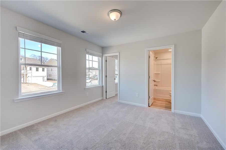 Spacious, unfurnished interior of a new home in Burchwood, Stockbridge (Image 32).