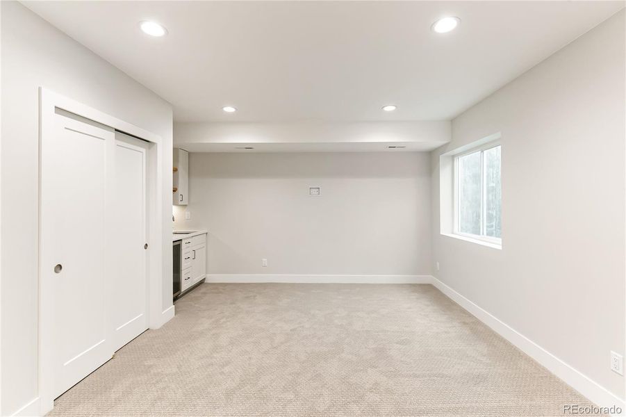 Spacious, unfurnished interior of a new home in , Englewood (Image 24).