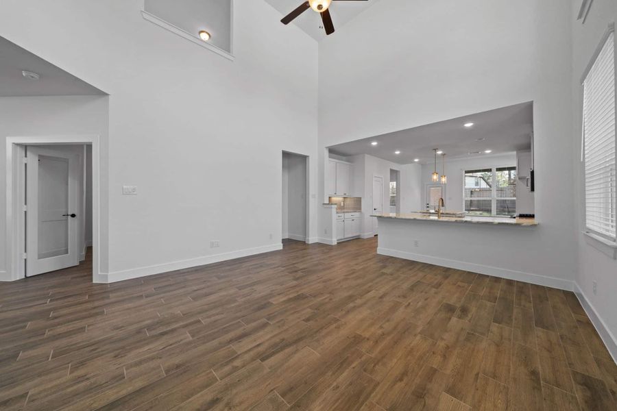 Spacious, unfurnished interior of a new home in The Woodlands Hills, Willis (Image 16). Spacious, unfurnished interior of a new home in The Woodlands Hills, Willis (Image 16).