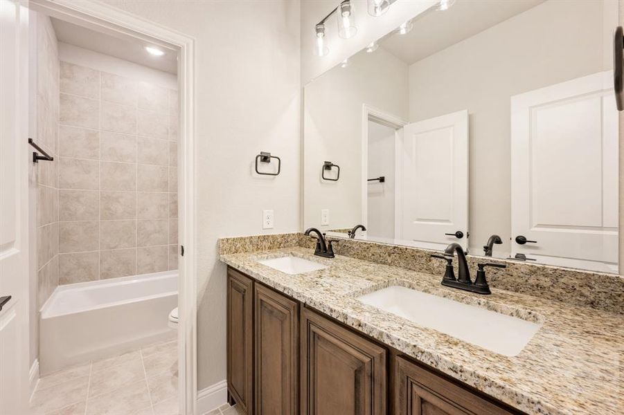 Furnished interior view inside a new home in Liberty, Melissa (Image 10).