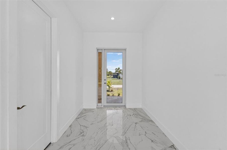 Spacious, unfurnished interior of a new home in , Port Charlotte (Image 44). Spacious, unfurnished interior of a new home in , Port Charlotte (Image 44).