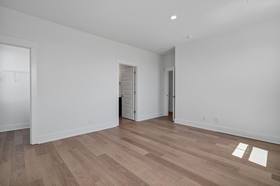 Spacious, unfurnished interior of a new home in , Edisto Island (Image 61). Spacious, unfurnished interior of a new home in , Edisto Island (Image 61).