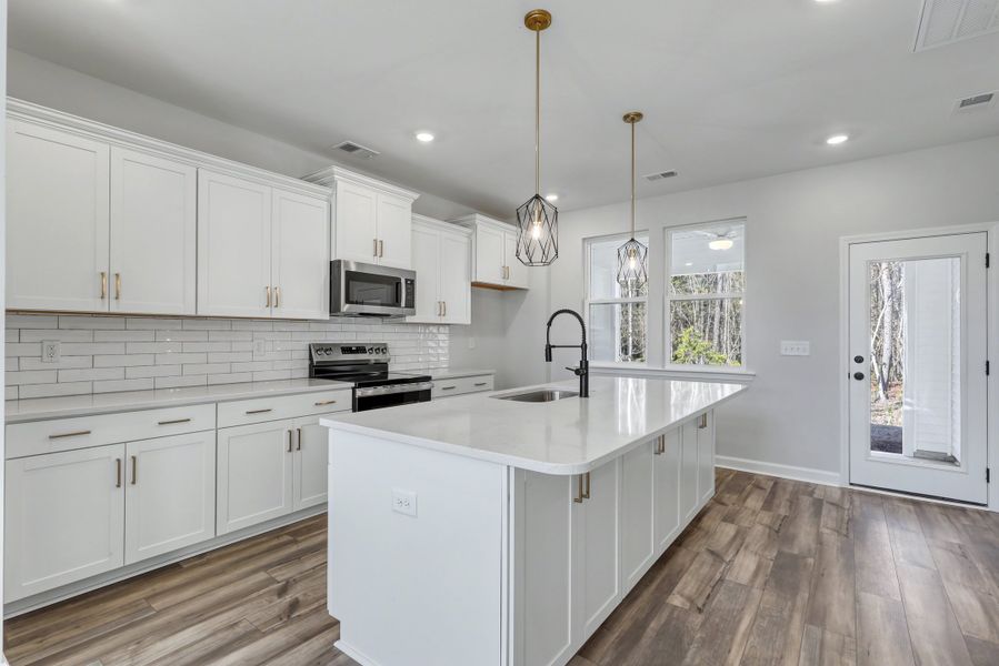 Furnished interior view inside a new home in Bally Castle, Murrells Inlet (Image 6).