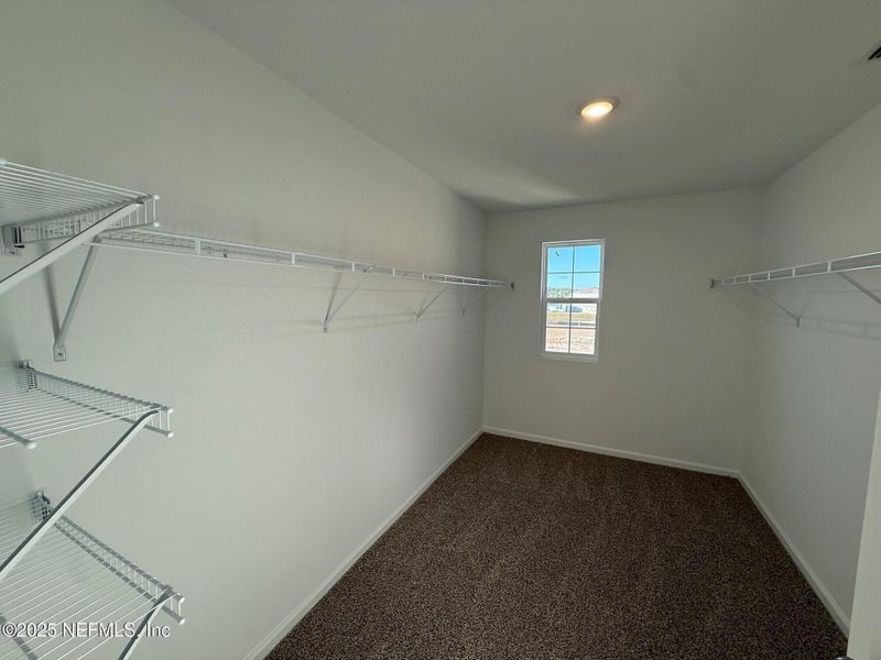 Spacious, unfurnished interior of a new home in The Arbors, Jacksonville (Image 15).