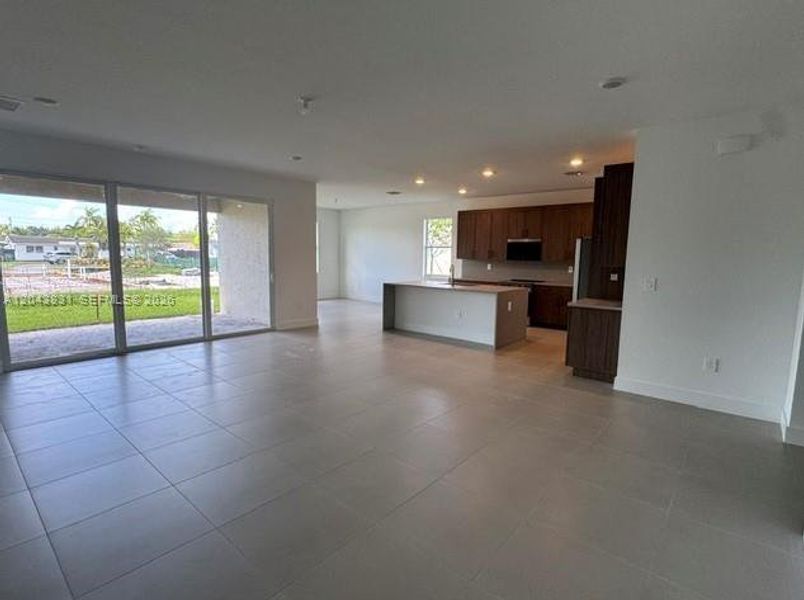 Spacious, unfurnished interior of a new home in Capistrano, Cutler Bay (Image 3). Spacious, unfurnished interior of a new home in Capistrano, Cutler Bay (Image 3).