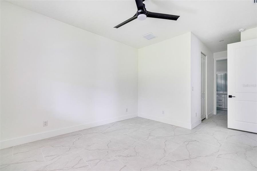 Spacious, unfurnished interior of a new home in , Port Charlotte (Image 30).