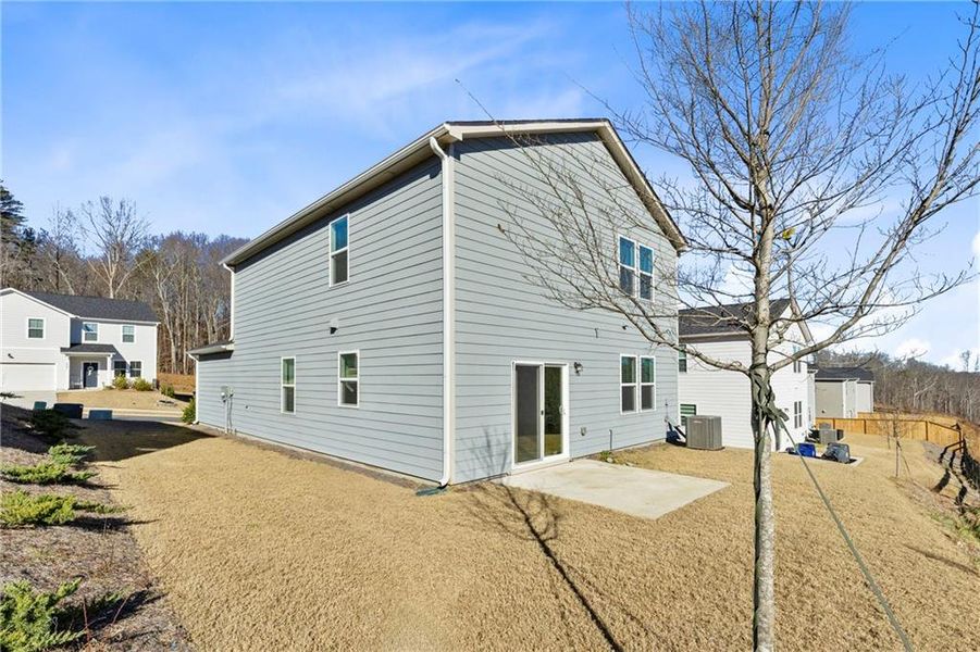 Exterior details and patio area of a home in Avery Ridge, Gainesville (Image 3).