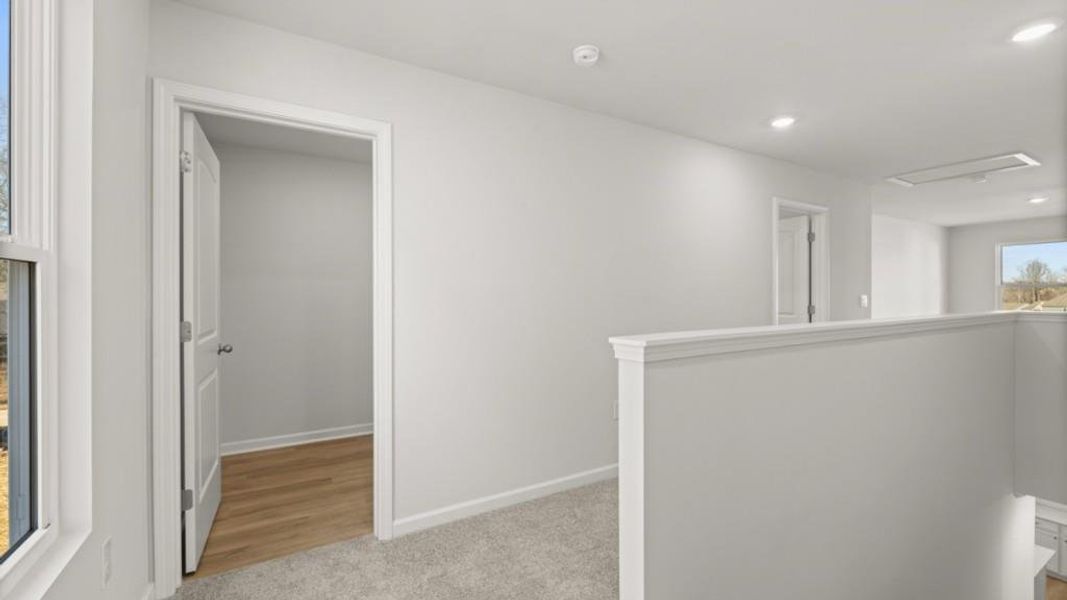 Spacious, unfurnished interior of a new home in Braselton Village, Braselton (Image 14).