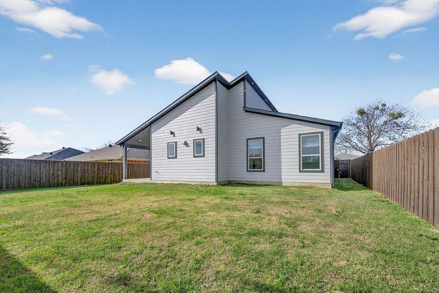 Exterior details and patio area of a home in , Gun Barrel City (Image 2). Exterior details and patio area of a home in , Gun Barrel City (Image 2).