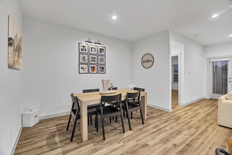 Furnished interior view inside a new home in , Baytown (Image 34).