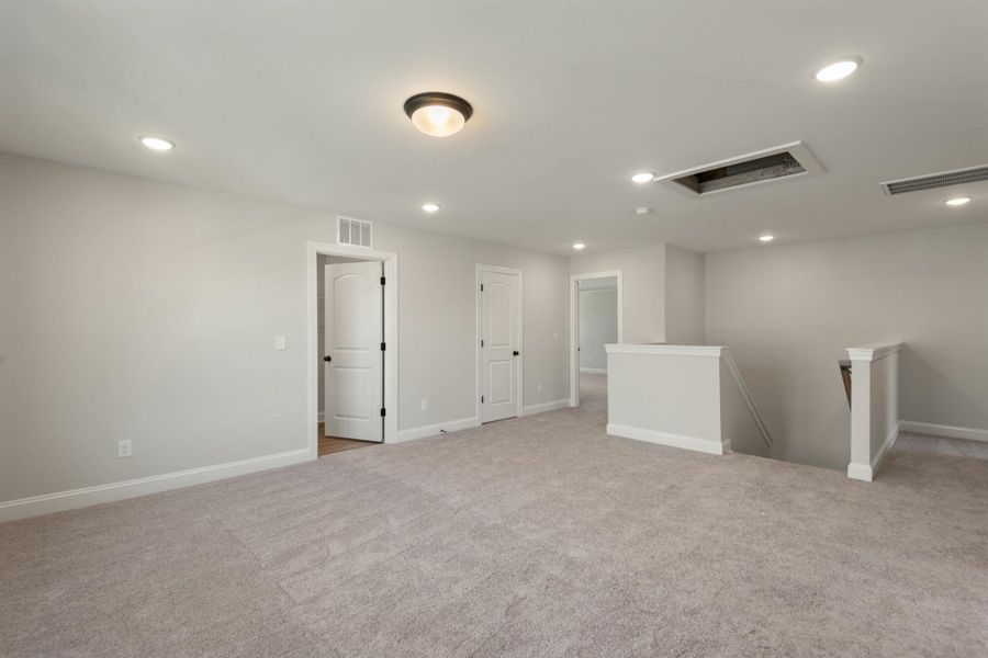 Spacious, unfurnished interior of a new home in Wexford, Elon (Image 33). Spacious, unfurnished interior of a new home in Wexford, Elon (Image 33).