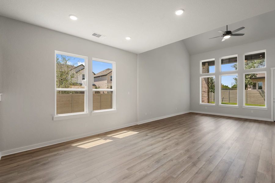 Spacious, unfurnished interior of a new home in Wolf Ranch, Georgetown (Image 22).