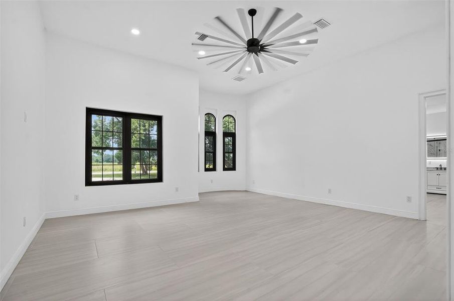 Spacious, unfurnished interior of a new home in , Wesley Chapel (Image 43). Spacious, unfurnished interior of a new home in , Wesley Chapel (Image 43).