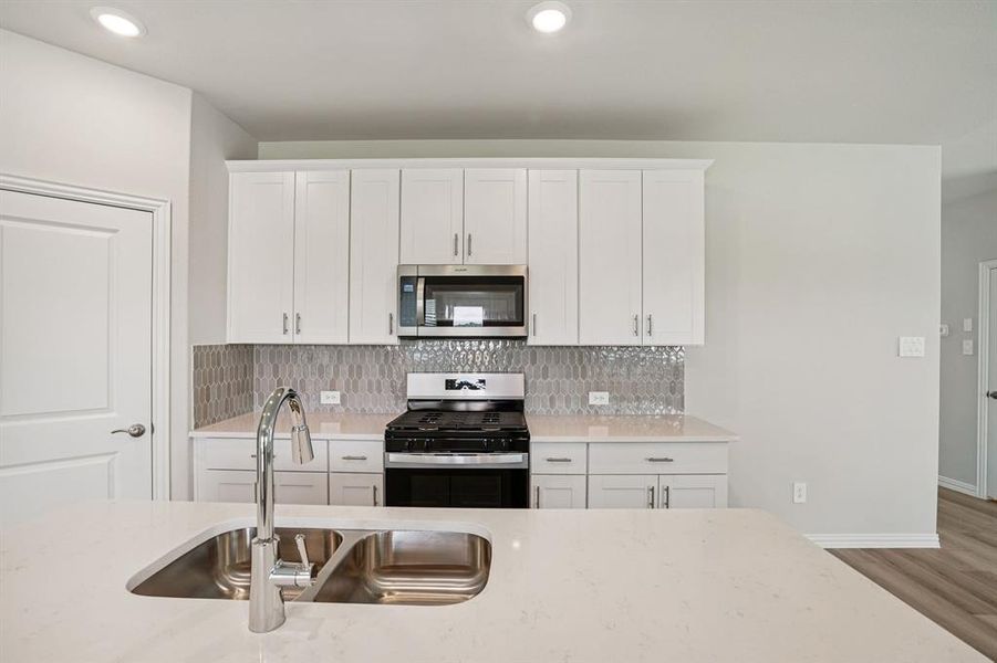 Photo is not of the actual home, but is an inspirational photo of builder’s model home and may depict options, furnishings, and/or decorator features that are not included. Photo is not of the actual home, but is an inspirational photo of builder’s model home and may depict options, furnishings, and/or decorator features that are not included.