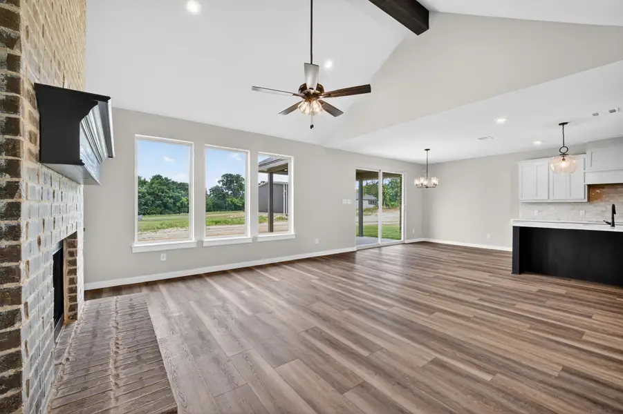 Representative unfurnished interior of a home built from the Garrison III by Cheldan Homes in Arbor Oaks, Boyd (Image 37).