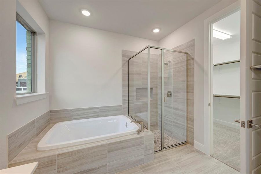 Furnished interior view inside a new home in Myrtle Creek, Waxahachie (Image 16). Furnished interior view inside a new home in Myrtle Creek, Waxahachie (Image 16).