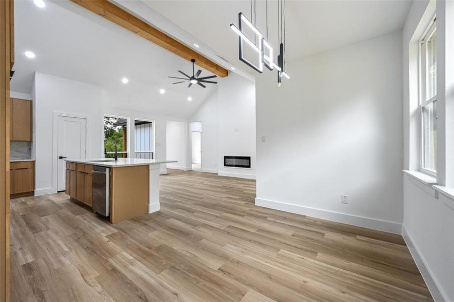 Spacious, unfurnished interior of a new home in , Dallas (Image 27).
