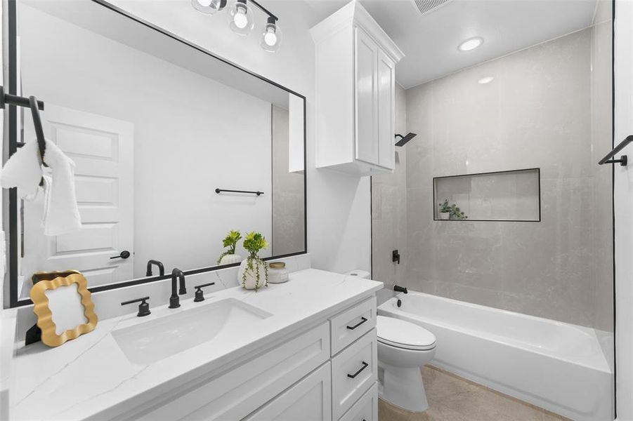 Furnished interior view inside a new home in , Fort Worth (Image 10).