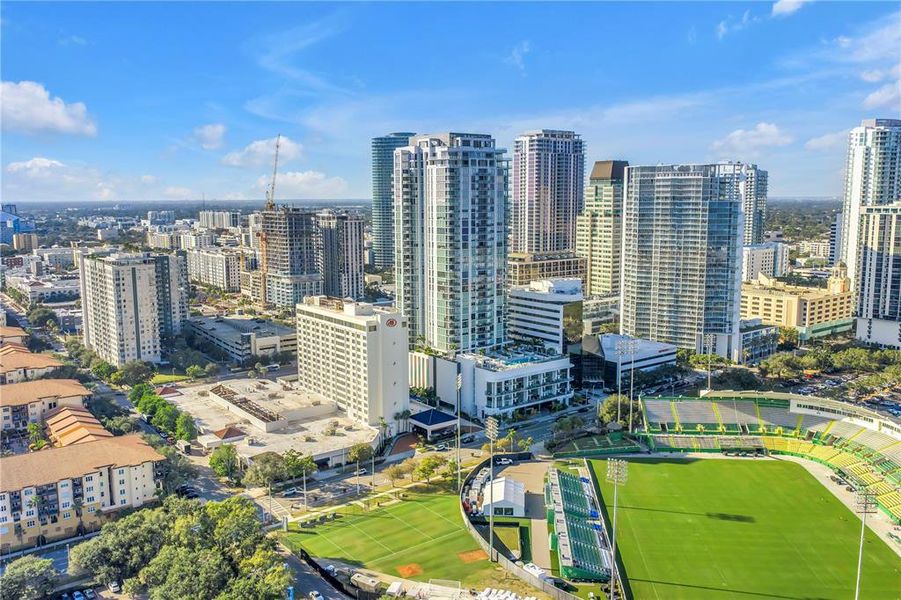 Condo located in St. Petersburg, FL showcasing its design and architecture (Image 3).
