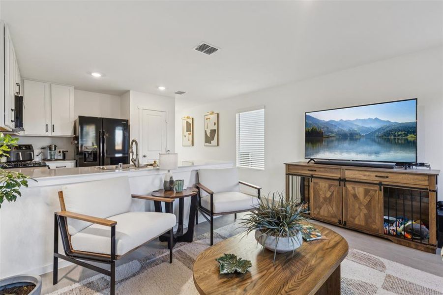 Furnished interior view inside a new home in Foree Ranch: Wellton Collection, Providence Village (Image 16). Furnished interior view inside a new home in Foree Ranch: Wellton Collection, Providence Village (Image 16).