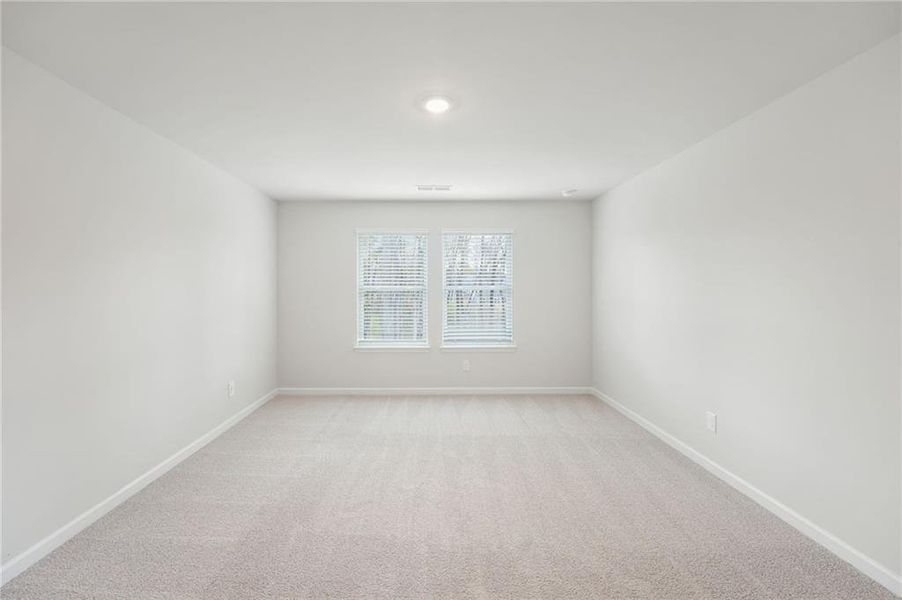 Spacious, unfurnished interior of a new home in Westmont Preserve, Powder Springs (Image 29).