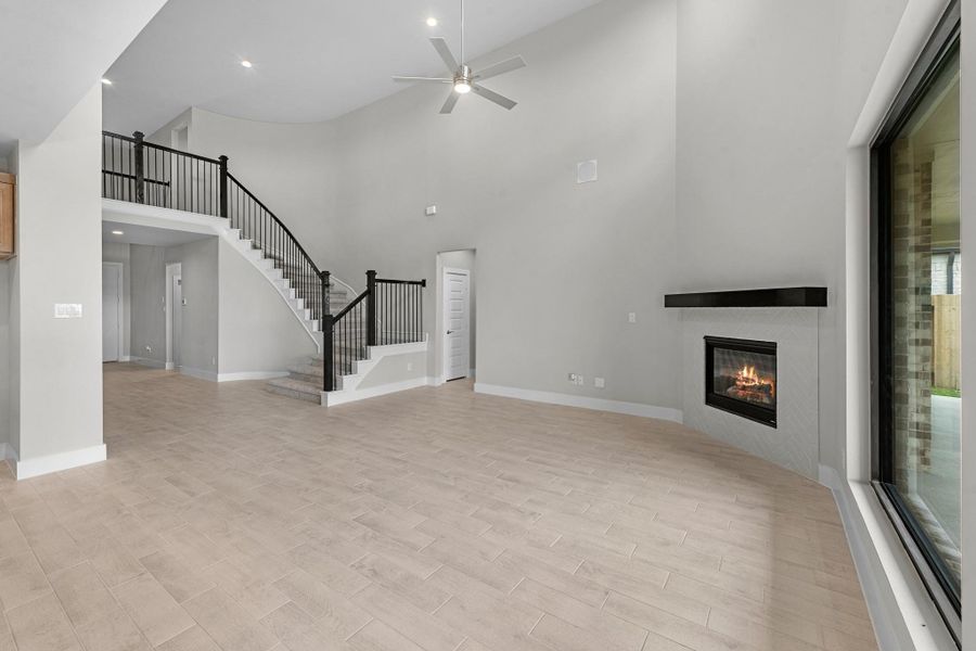 Spacious, unfurnished interior of a new home in Morton Creek Ranch, Katy (Image 24).