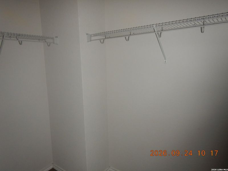 Spacious, unfurnished interior of a new home in , Converse (Image 7).