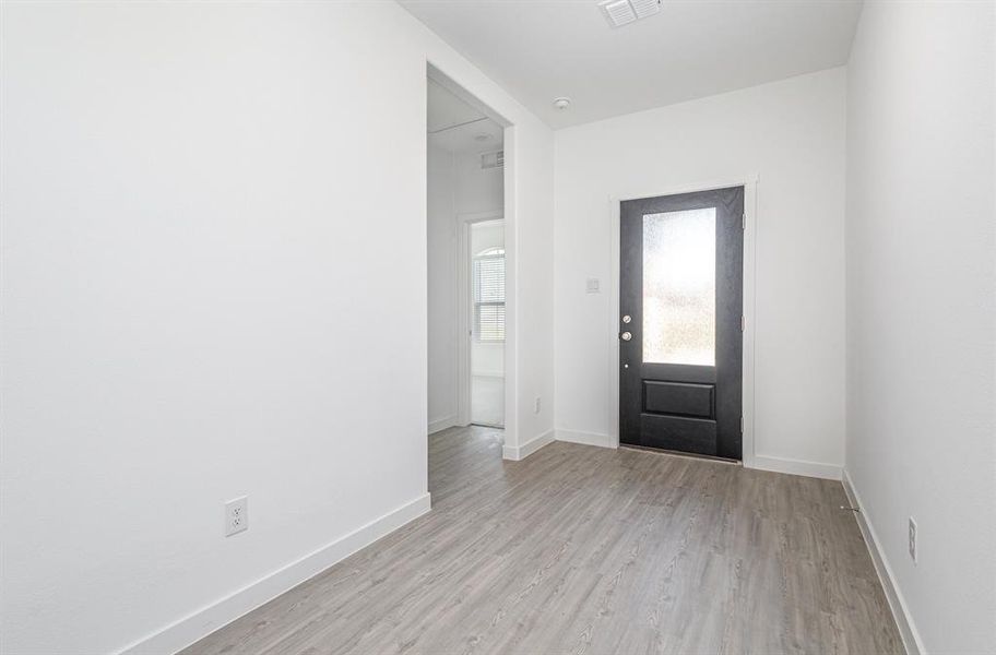 Spacious, unfurnished interior of a new home in , Princeton (Image 28).