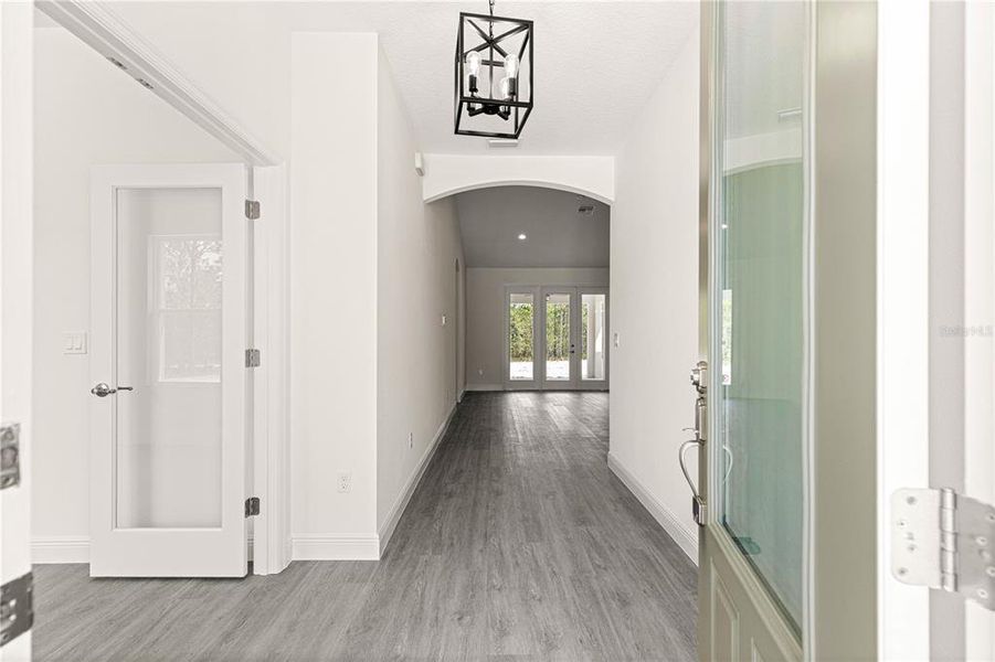 Spacious, unfurnished interior of a new home in , Dunnellon (Image 25).