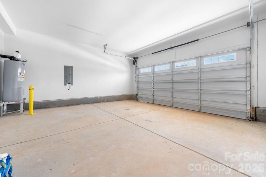 Spacious, unfurnished interior of a new home in , Hickory (Image 28).