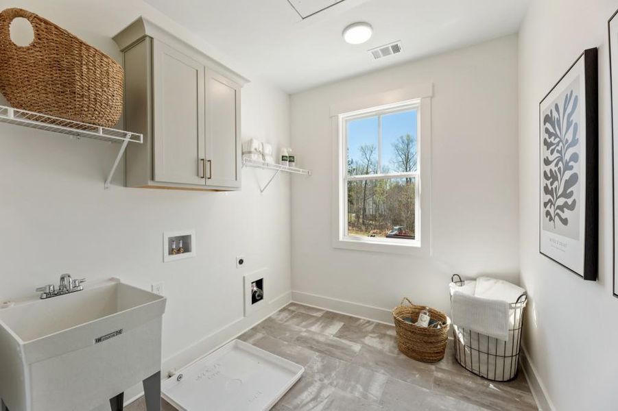 Furnished interior view inside a new home in Arden on Lanier, Cumming (Image 12).