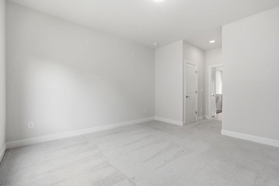 Spacious, unfurnished interior of a new home in , Woodstock (Image 35).
