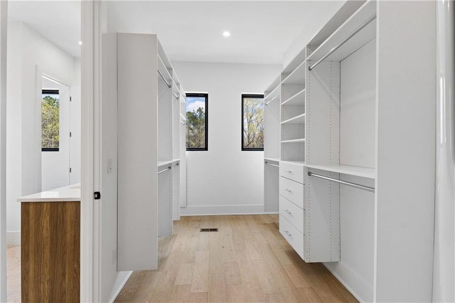 Spacious, unfurnished interior of a new home in , Roswell (Image 53).