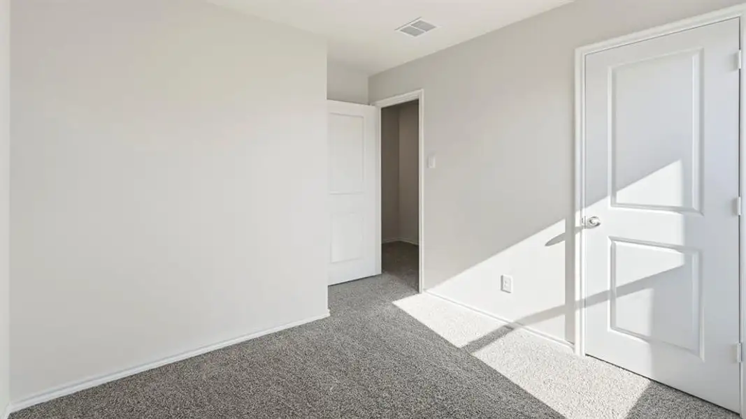 Spacious, unfurnished interior of a new home in Arbor Trails South, Princeton (Image 27).