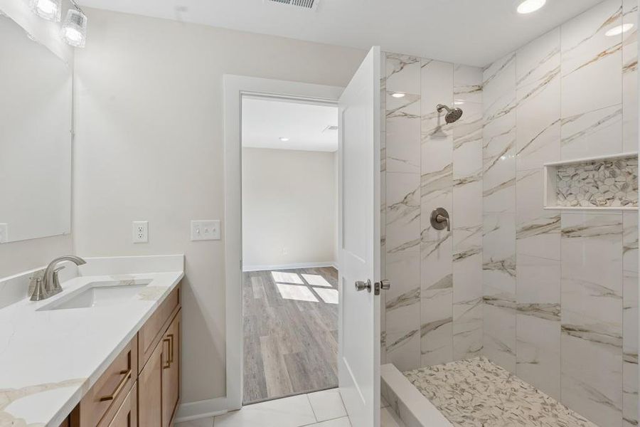 Furnished interior view inside a new home in , Gainesville (Image 12).