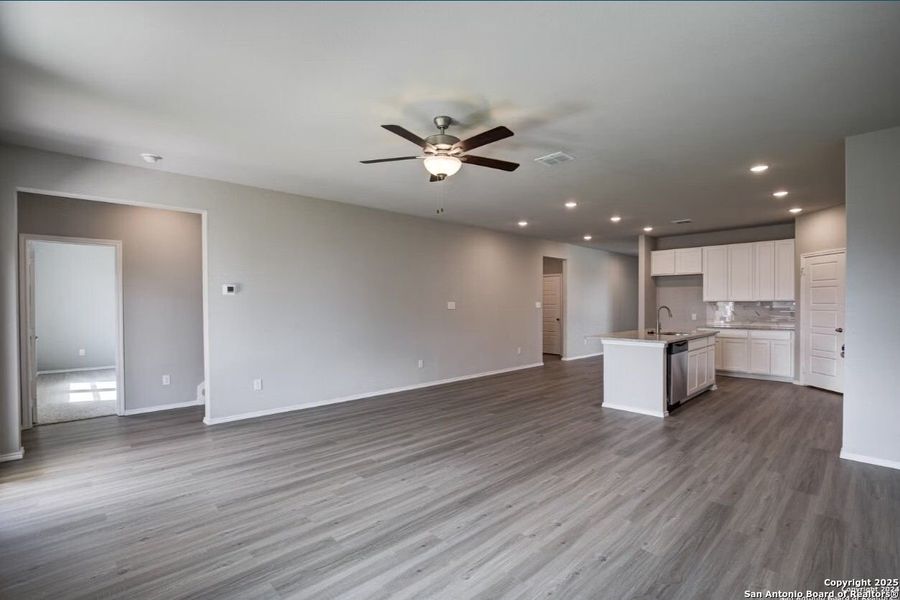 Spacious, unfurnished interior of a new home in Horizon Pointe, Converse (Image 41).
