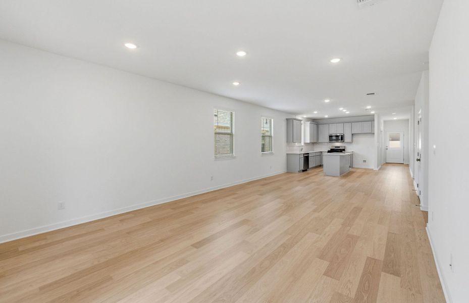 Spacious, unfurnished interior of a new home in La Cima, San Marcos (Image 14).