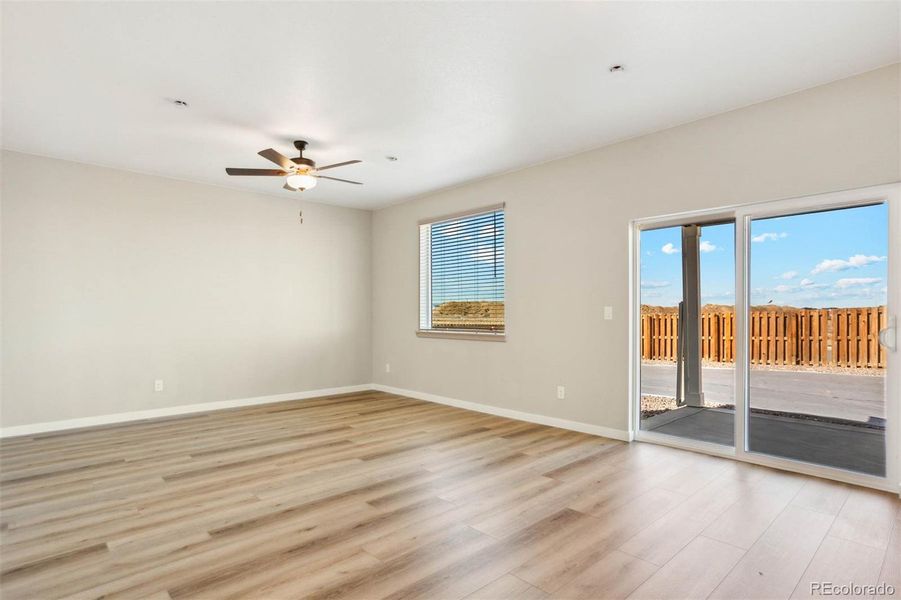 Spacious, unfurnished interior of a new home in Second Creek Farm, Commerce City (Image 10).