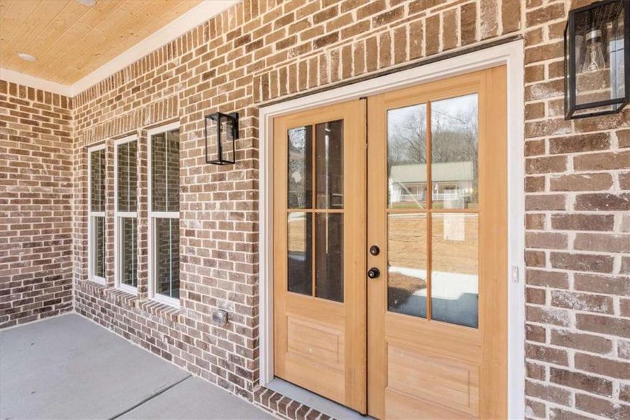Exterior details and patio area of a home in , Temple (Image 4).