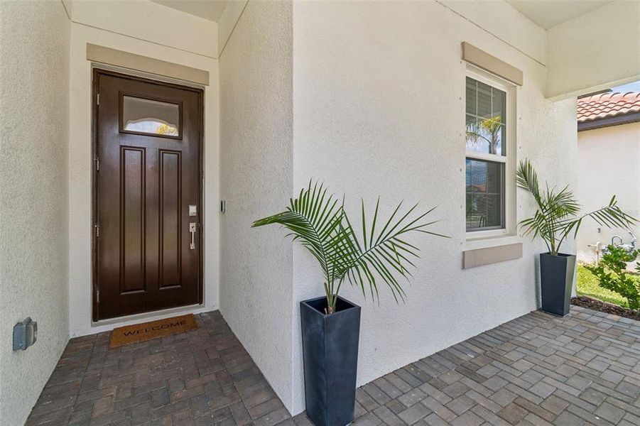 Exterior details and patio area of a home in , Wimauma (Image 4).