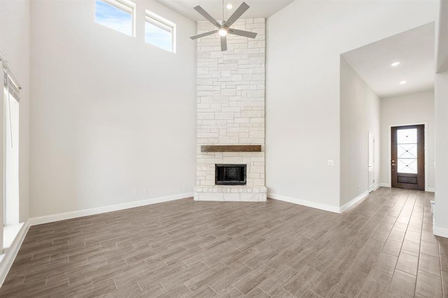 Spacious, unfurnished interior of a new home in The Oasis at North Grove 75-80, Waxahachie (Image 19). Spacious, unfurnished interior of a new home in The Oasis at North Grove 75-80, Waxahachie (Image 19).