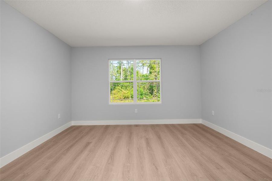 Spacious, unfurnished interior of a new home in , Sebring (Image 21).